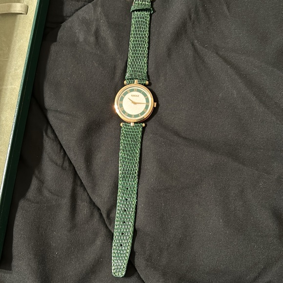 Vintage Gucci watch with Box - Picture 4 of 8